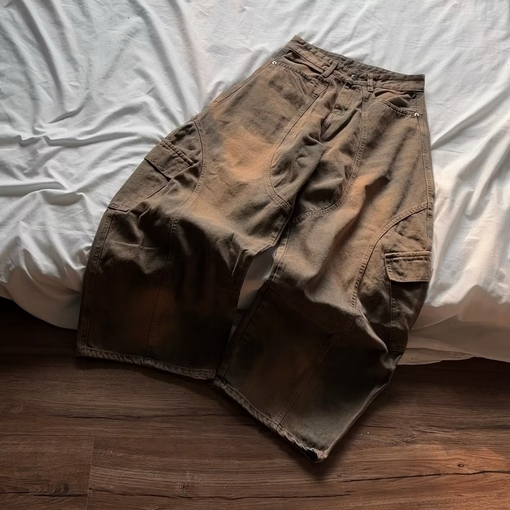 Diagonal Curved Leg Baggy Jeans