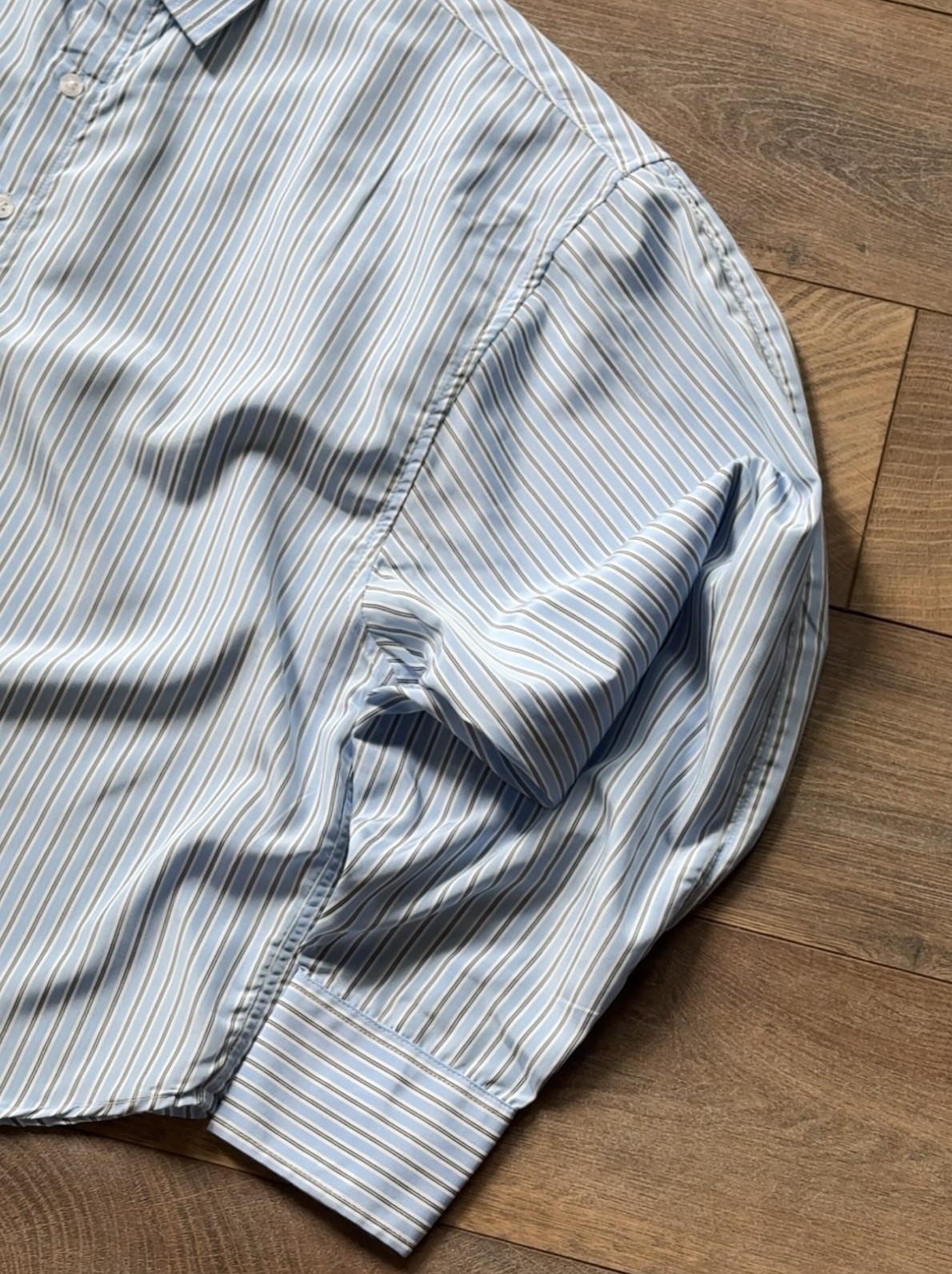 Plaid Curved Sleeve Shirt
